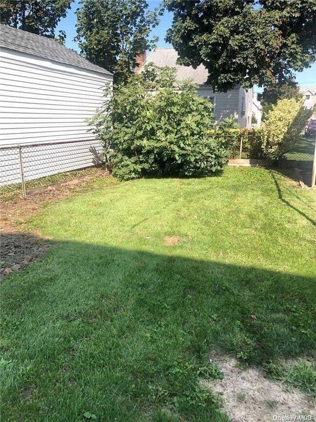 Building Photo - 220 Pershing Pkwy