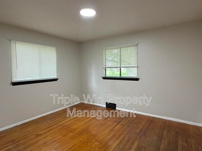 Building Photo - 1439 Widefields Ln
