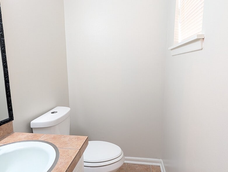 Building Photo - 9508 Labette Dr