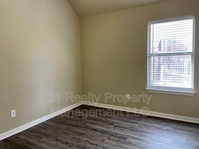 Building Photo - 605 Knollwood Trail Ct