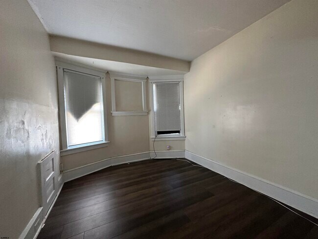 Building Photo - 3501 Ventnor Ave