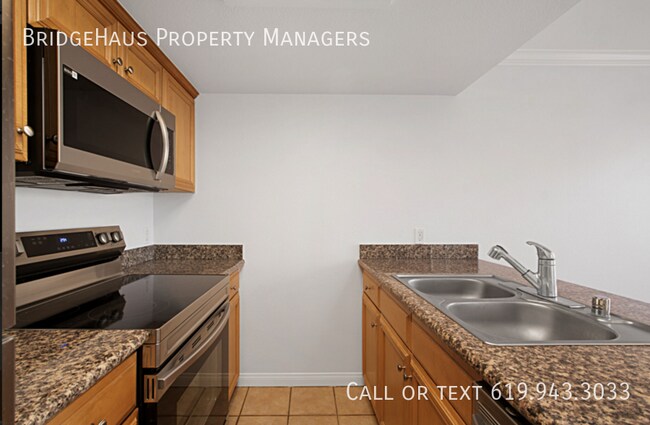 Building Photo - 4222 Menlo Ave