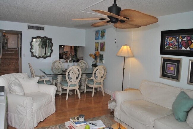 Building Photo - 755 Dotterel Rd