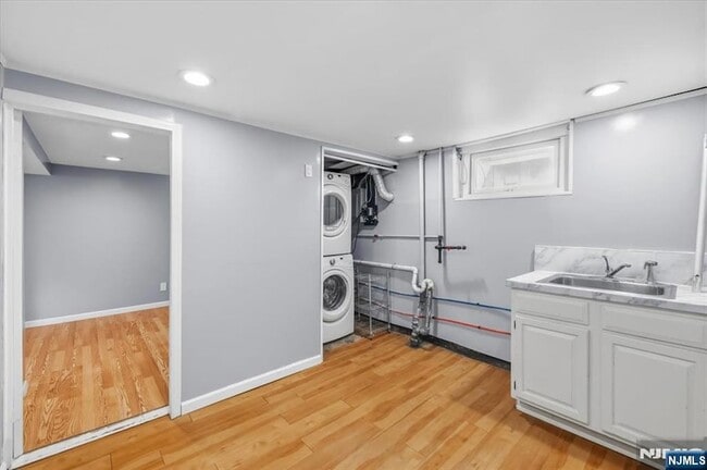 Building Photo - 79 Lincoln Ave