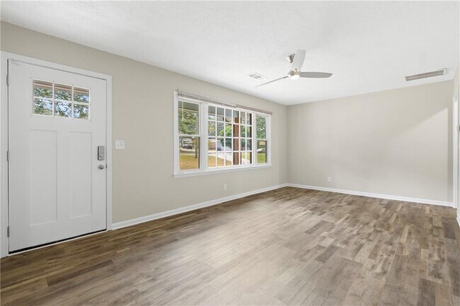 Building Photo - 33 Smyrna Powder Springs Rd SE