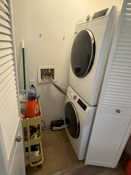 Building Photo - 3145 E Flamingo Rd