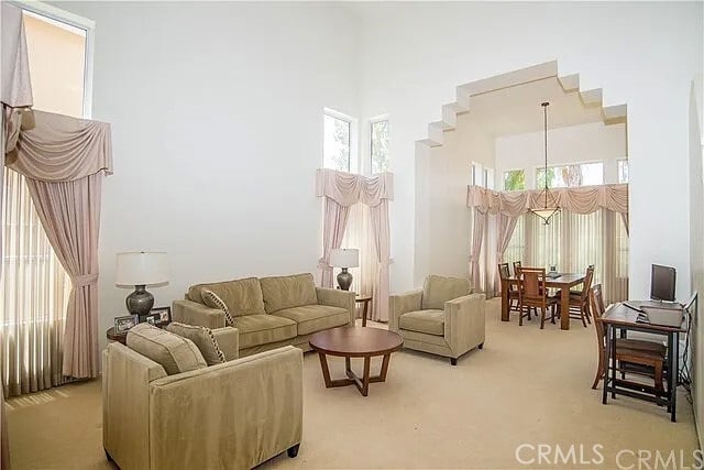 Building Photo - 823 S Parkglen Pl