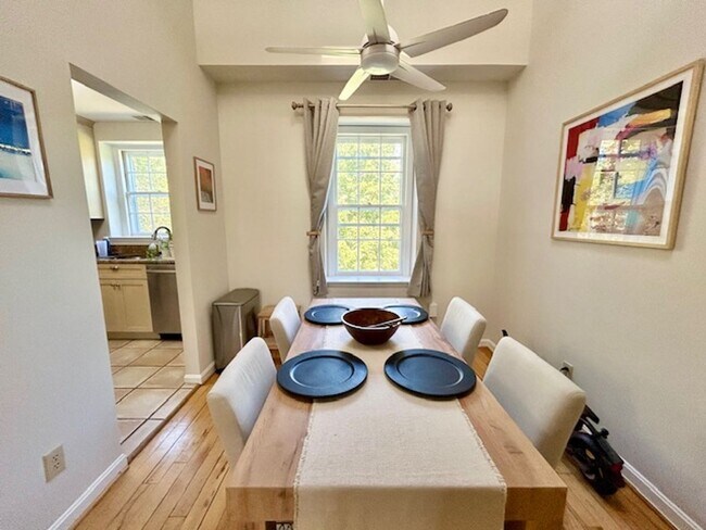 Building Photo - 3640 39th Street NW #E527