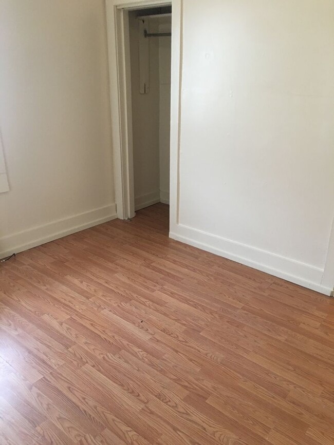 Building Photo - 810-888-7300