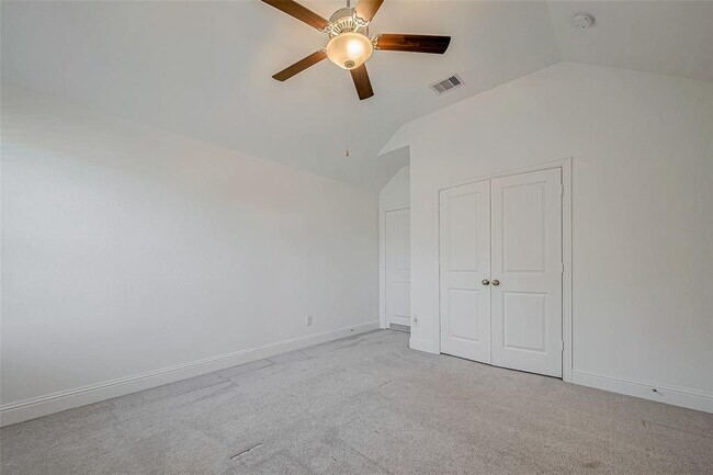 Building Photo - 12902 Sierra National Dr