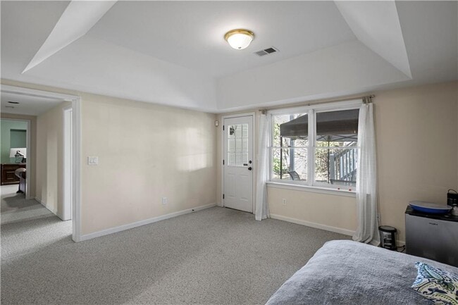 Building Photo - 5685 Lake Manor Trce