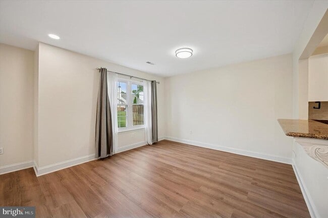 Building Photo - 5201 Plantation Ct