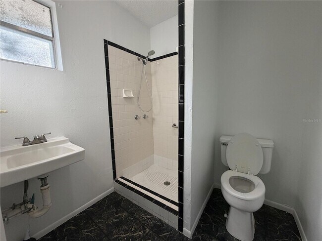 Building Photo - 1762 32nd St