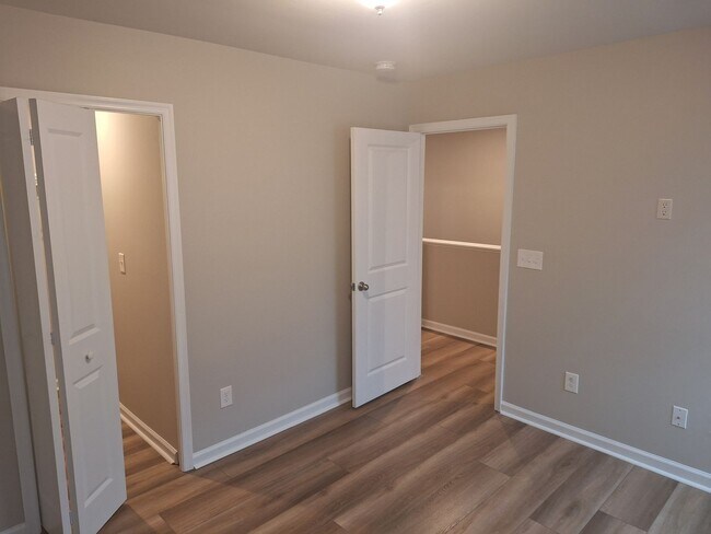 Building Photo - Wonderful Two Story Four Bedroom Home in Northeast Columbia!