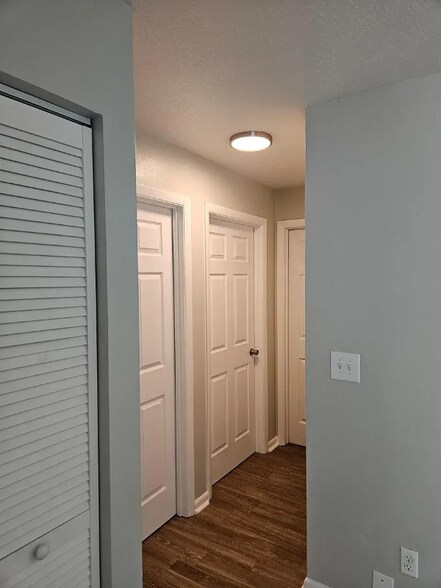 Building Photo - 3950sE SE 17th Ct