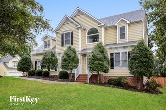 Building Photo - 1500 Groveland Trail