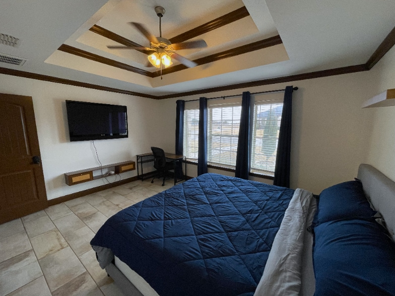 Building Photo - 3002 Oakley St