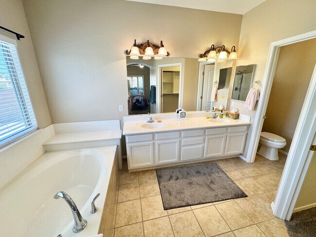 Building Photo - 3-6 Month Rental, Amazing Water Front Property With Private Pool!