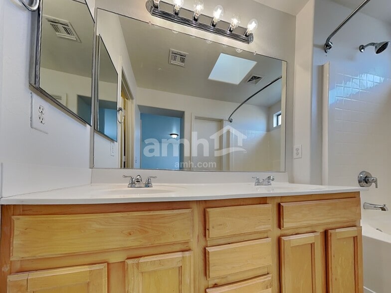 Building Photo - 2138 S Compton