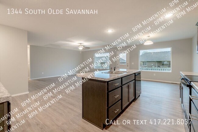 Building Photo - 1344 S Olde Savannah Ave