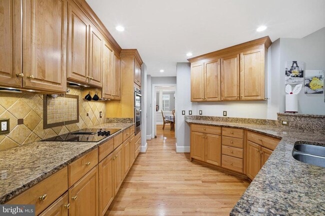 Building Photo - 2026 Mayfair McLean Ct