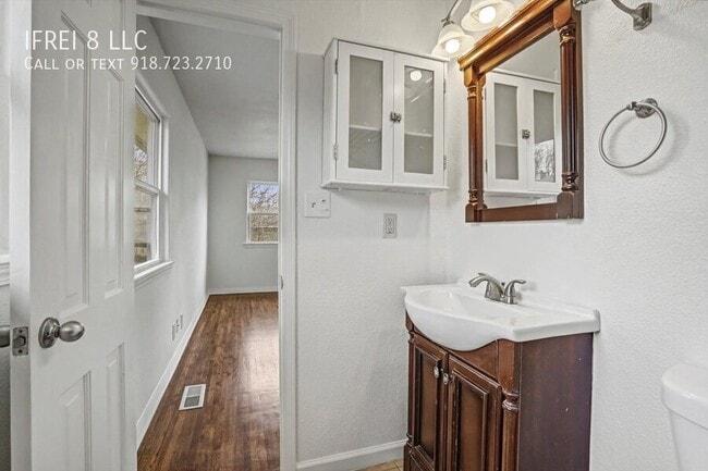 Building Photo - 3802 S Allegheny Ave