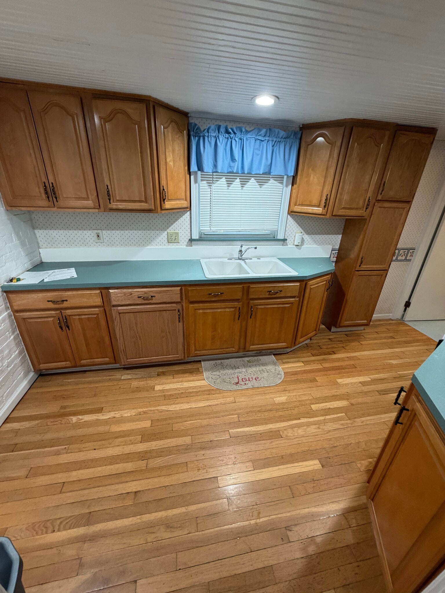 Building Photo - 402 Main St