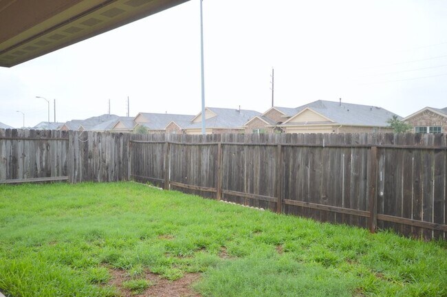 Building Photo - 5539 Dovetail Arbor Trace