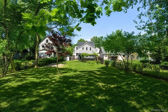 Building Photo - 79 Rombout Ave