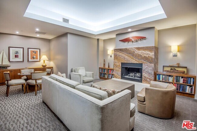 Building Photo - 13650 Marina Pointe Dr