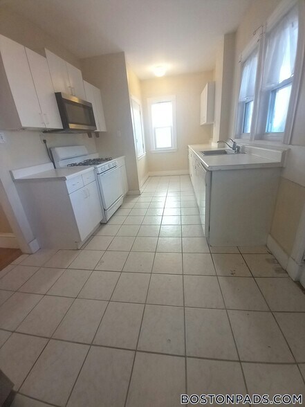 Primary Photo - 3 Washburn Terrace