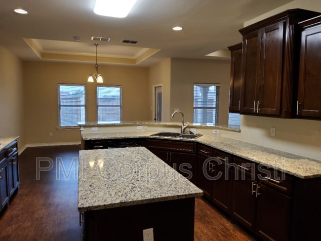 Building Photo - 4009 Cimarron Lake Dr