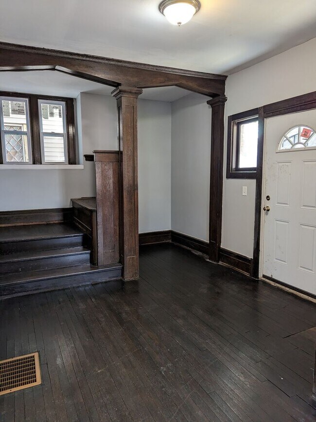 Building Photo - 73 Woodland St