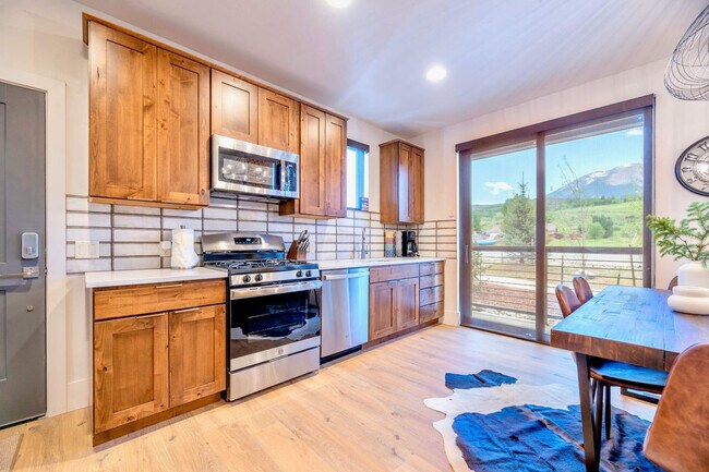 Building Photo - 1060 Blue River Pkwy