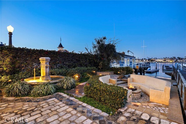 Building Photo - 900 E Balboa Blvd