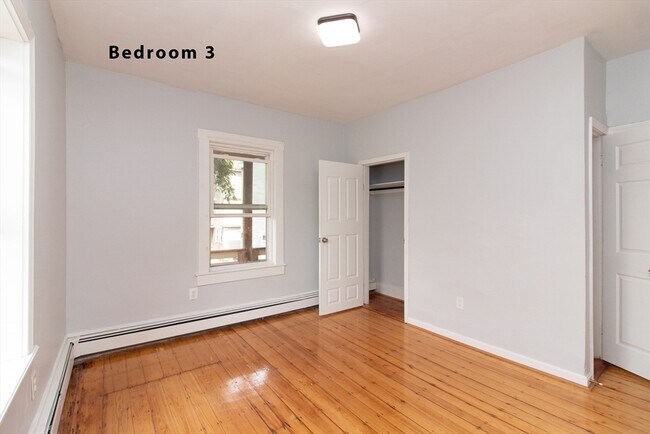 Building Photo - 212 Boylston St