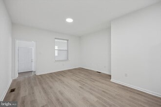 Building Photo - 540 E Penn St