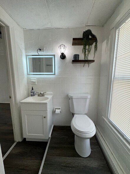 Building Photo - 16 Spaulding St