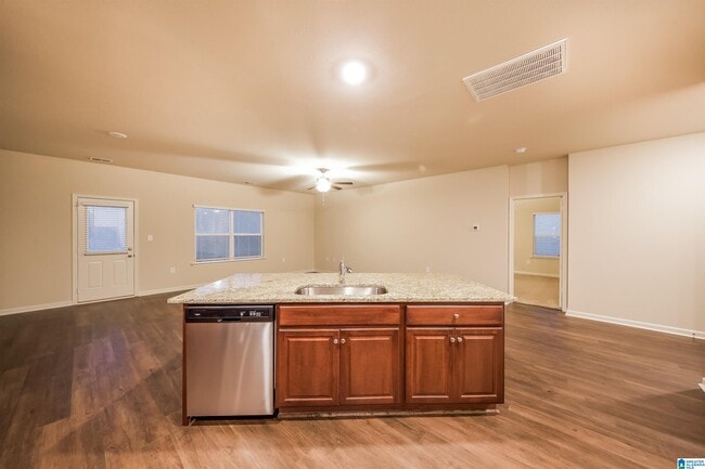 Building Photo - 670 Clover Cir