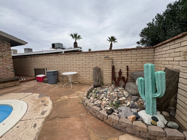 Building Photo - 3Br 3Ba House with Pool Across- RIVERFRONT with Balcony Observation Deck