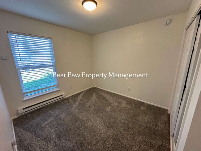Building Photo - 30791 Hilltop Dr