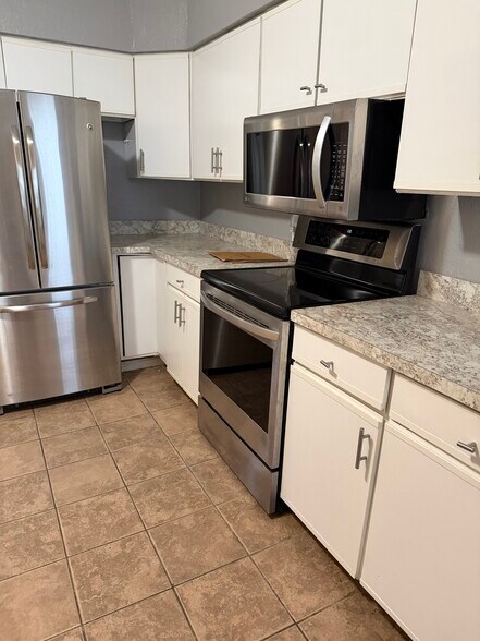 Building Photo - 313 Mill St