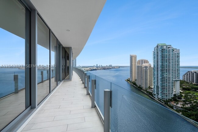 Building Photo - 300 Biscayne Blvd