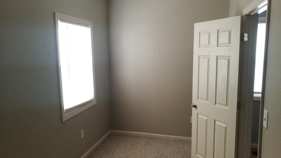 Building Photo - 167 Merrimack St