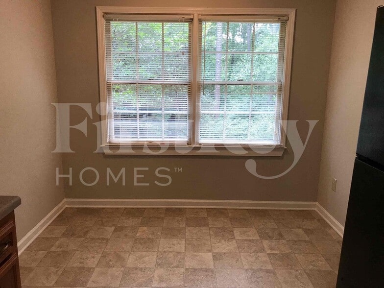 Building Photo - 1201 Creekwood Cove