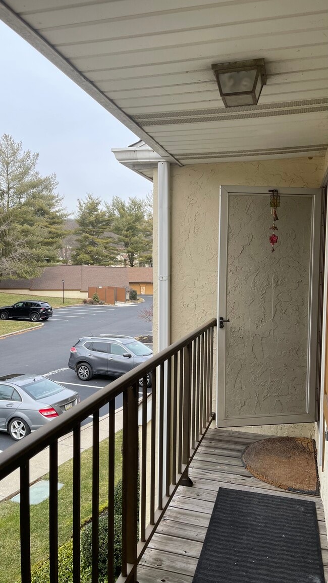 Building Photo - 280 Valley Stream Ln