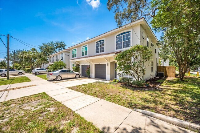 Building Photo - 2101 W De Leon St