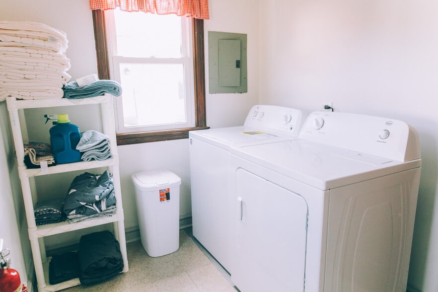 Building Photo - 1111 Rayon St