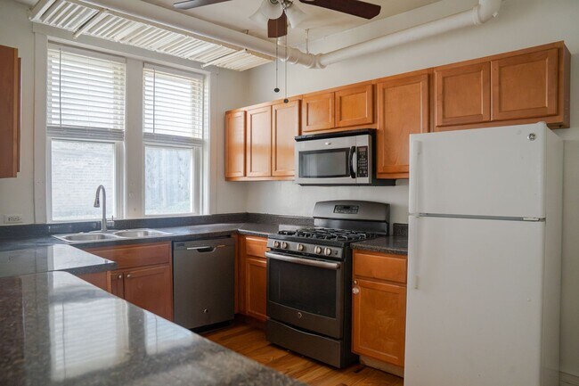 Building Photo - Albany Park - 1 Bed / 1 Bath, English Gard...