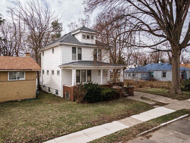 Primary Photo - 3 Bedroom - 1 Bath - $1,350